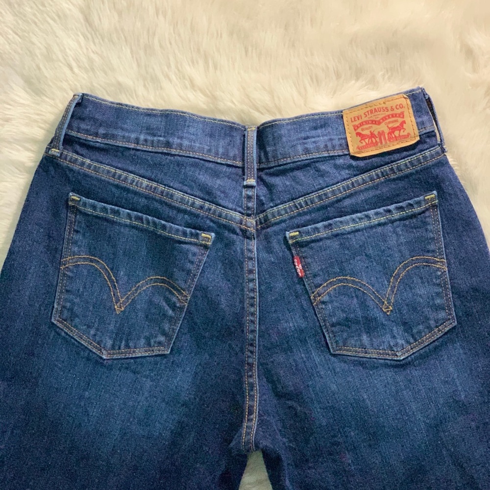 STRAIGHT LEVI JEANS *worn once*